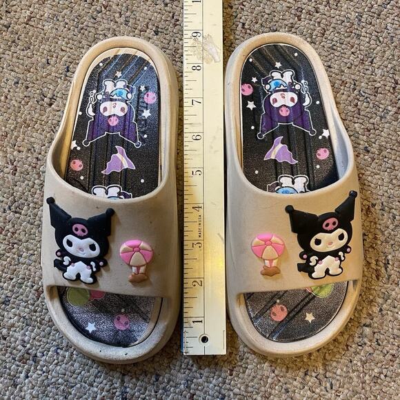 Kuromi Sanrio Hello Kitty Kids Girls Sz 6-8 Sandal Classic Beach Summer Slide In - Picture 3 of 6